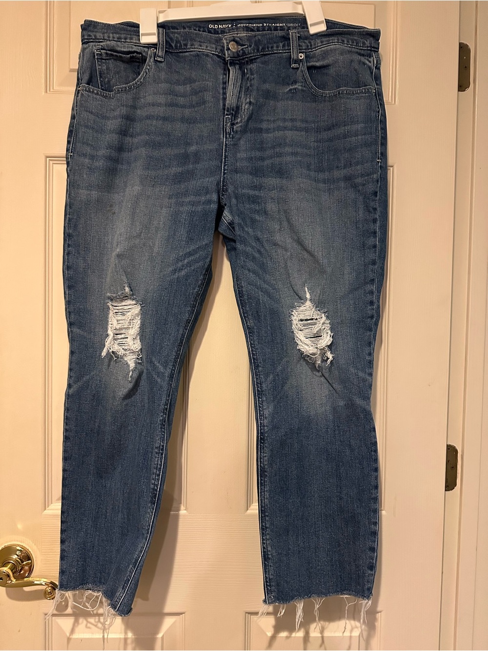 Old Navy Distressed Blue Women’s Jeans 16 (not plus size fit)